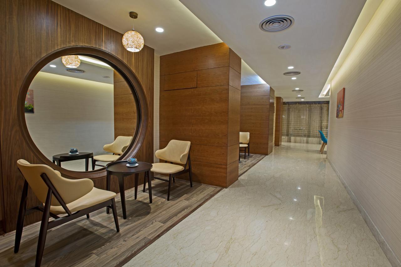 M Crown Hotel Shillong Exterior foto
