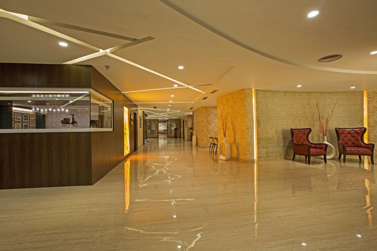 M Crown Hotel Shillong Exterior foto