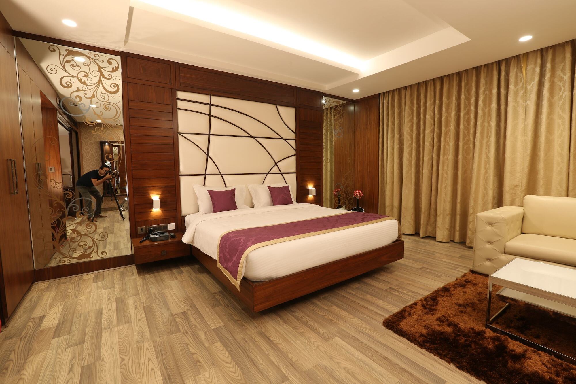 M Crown Hotel Shillong Exterior foto